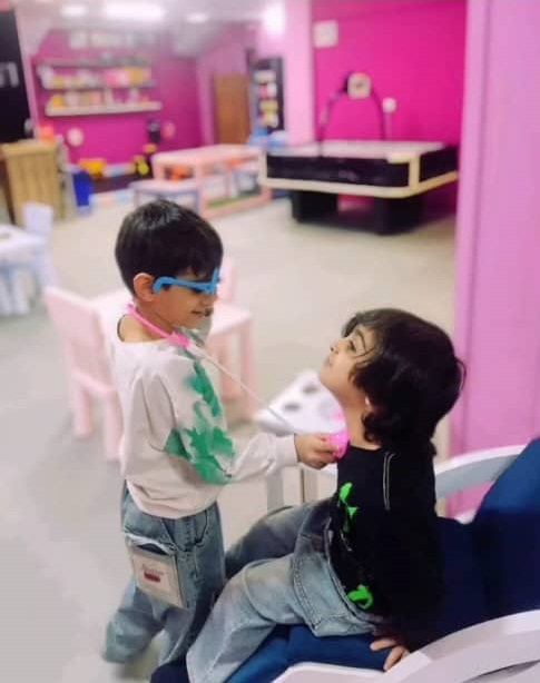 خانه بازی کرمان 4 ما در ساحل، خانه‌های بازی را فقط تجهیز نمی‌کنیم؛ از طراحی تا نصب، صفر تا صد با شما هستیم.