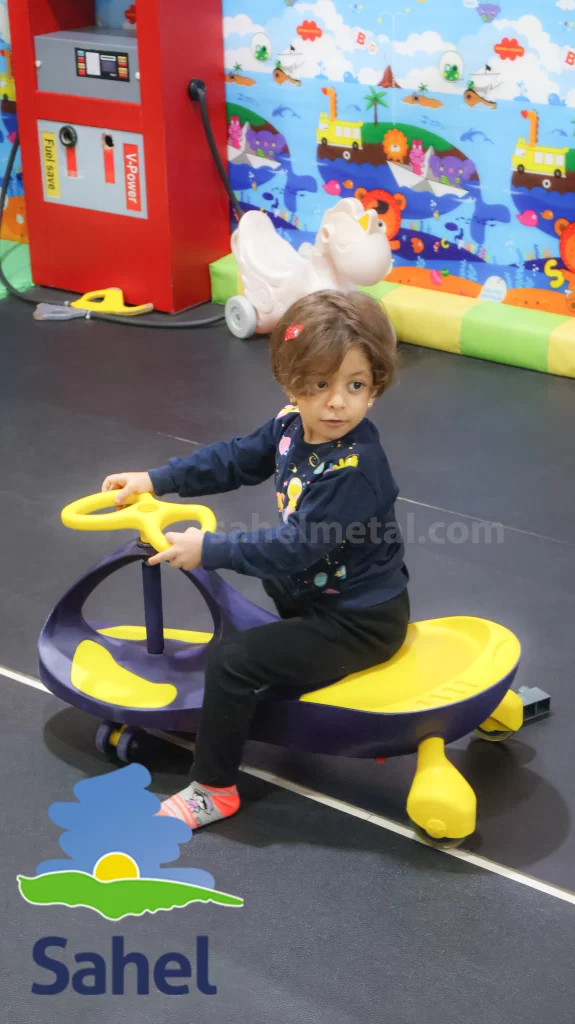 پروژه خانه بازی در گرگان 2 کارفرمای این پروژه با هدف ایجاد یک مرکز تفریحی کامل و متنوع برای کودکان ۳ تا ۱۲ سال تصمیم به راه‌اندازی خانه بازی در گرگان با نام «جانان» گرفت.هدف اصلی، طراحی فضایی بود که هم سرگرم‌کننده و پرهیجان برای کودکان باشد و هم از نظر ایمنی، دوام تجهیزات و بازگشت سرمایه برای مدیریت مجموعه مقرون‌به‌صرفه.